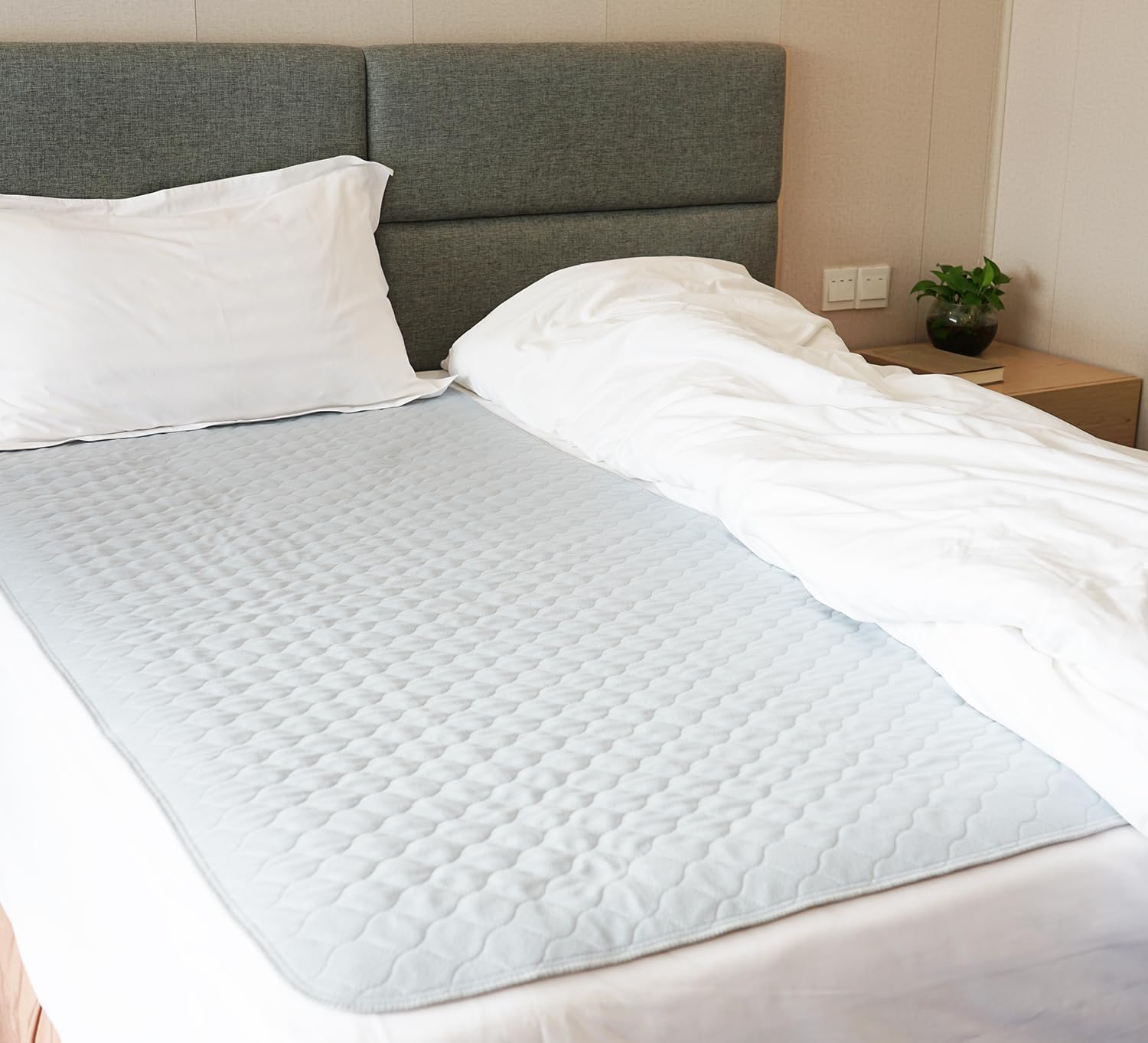 Careboree Waterproof Bed Pads for Incontinence